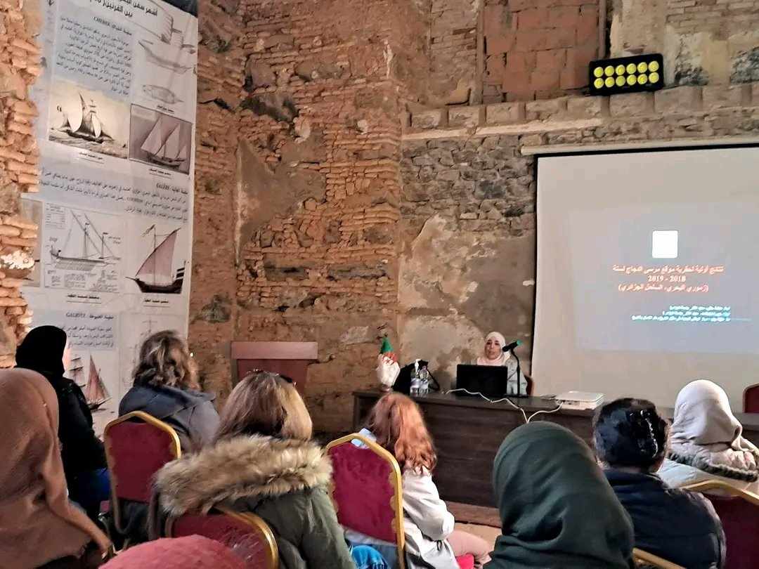 تنظيم محاضرة تحت عنوان ” موقع زموري البحري بين المصادر واللقى الأثرية “من إلقاء الأستاذة الدكتورة حنفي عائشة